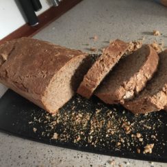 Slår du et større brød op, end du kan bage, så …