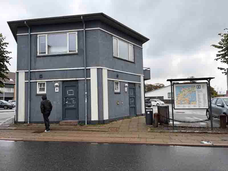 Engang toilet på dette torv